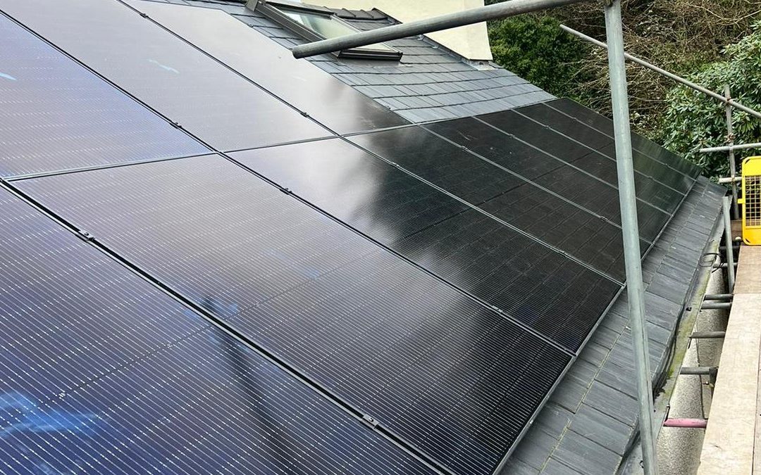 Demystifying Solar Panels: Do They Work on Cloudy Days and at Night?